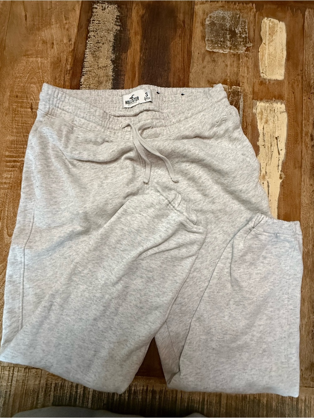 Hollister Men's Heather Light Gray Fleece Joggers